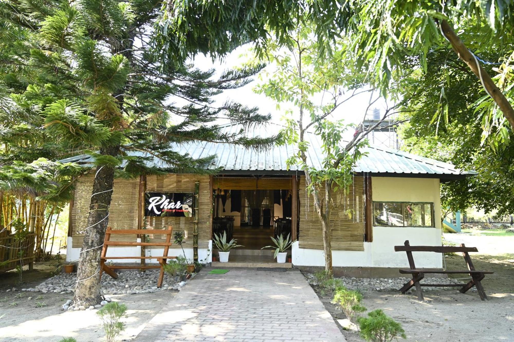 Jironi Resort Tezpur Buitenkant foto