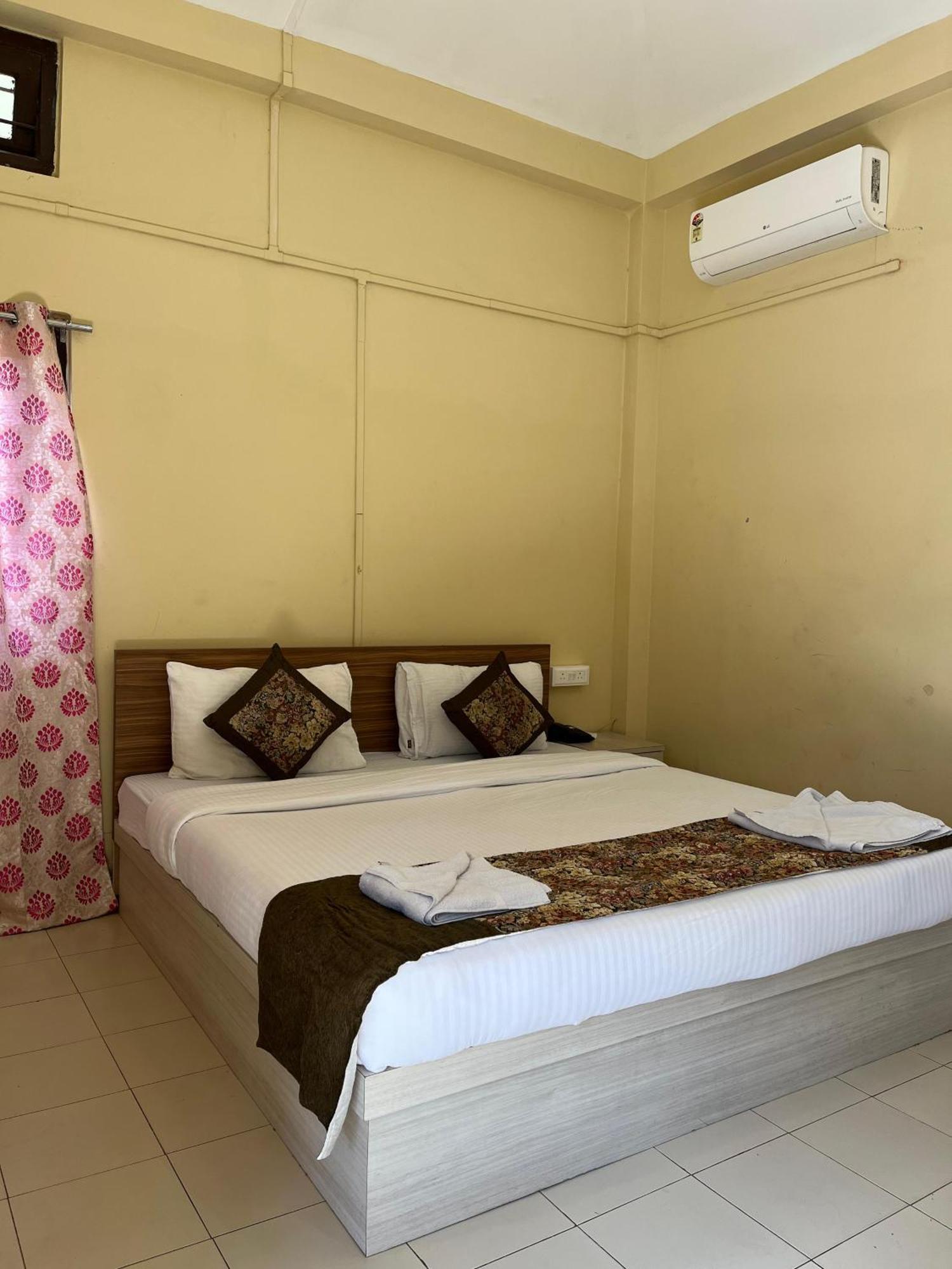 Jironi Resort Tezpur Buitenkant foto