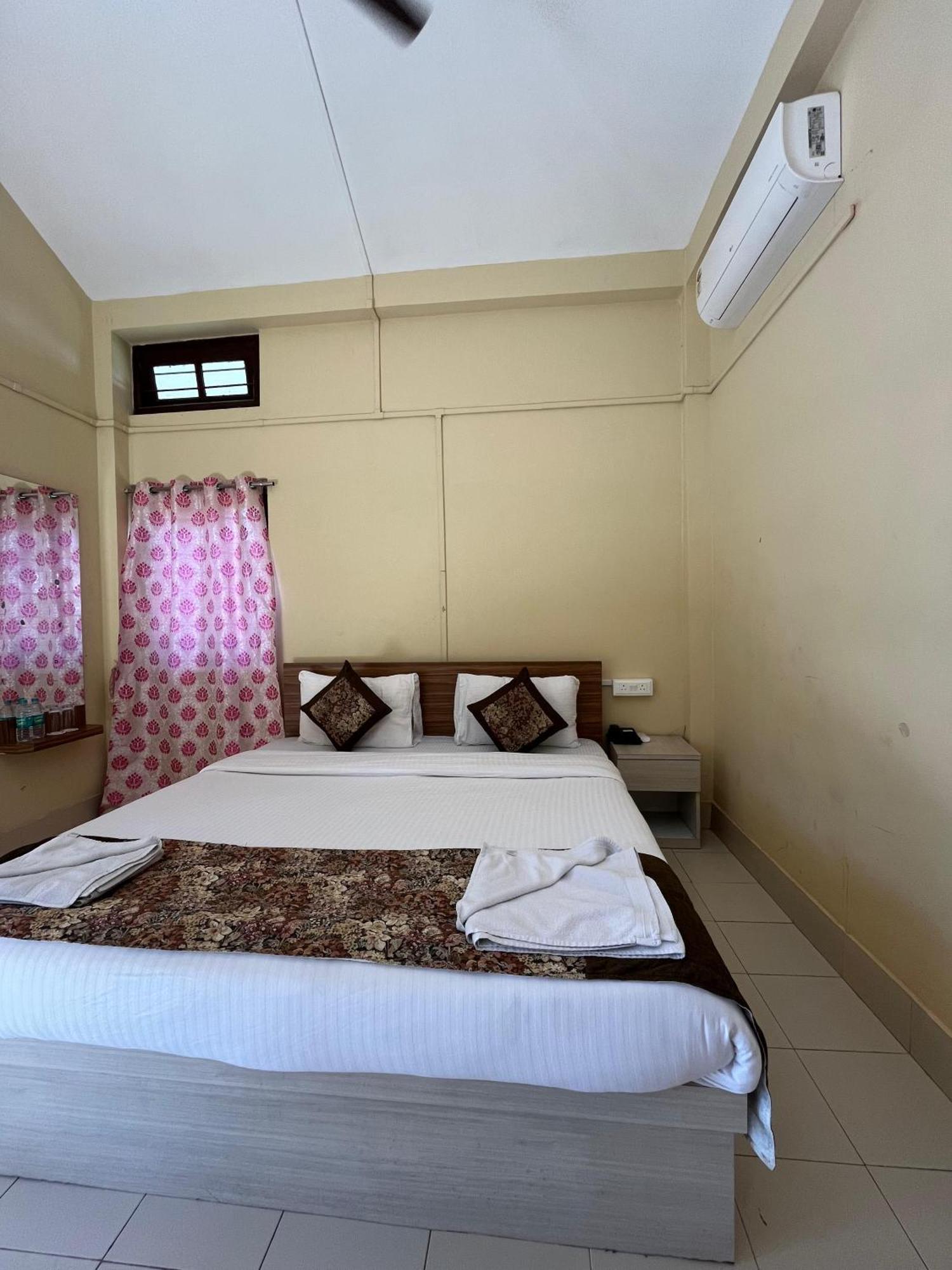 Jironi Resort Tezpur Buitenkant foto