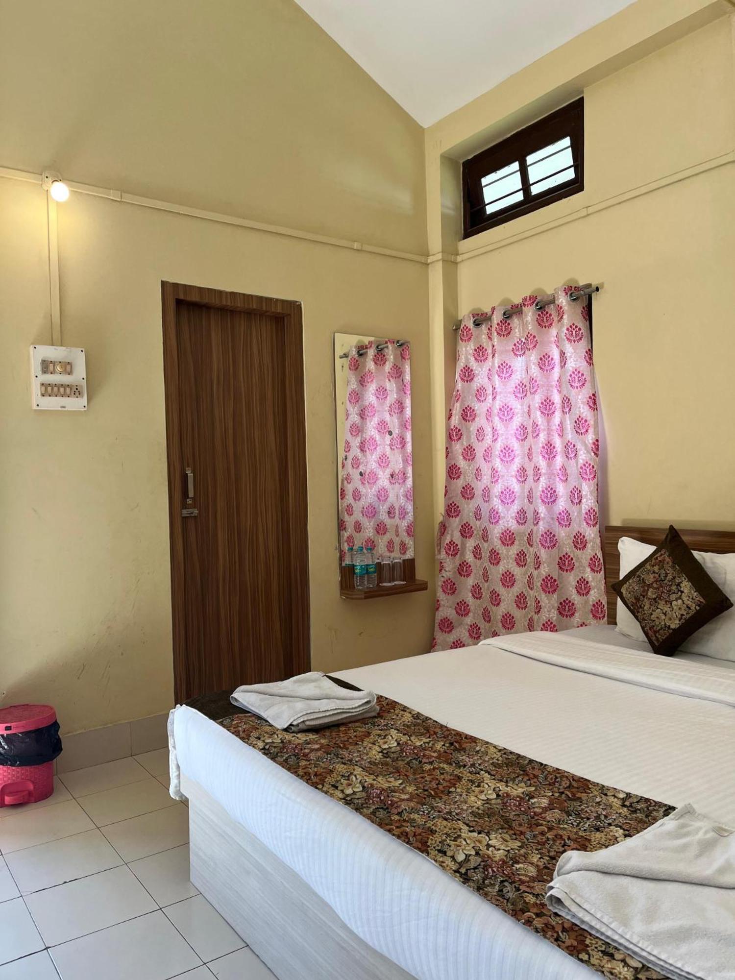 Jironi Resort Tezpur Buitenkant foto