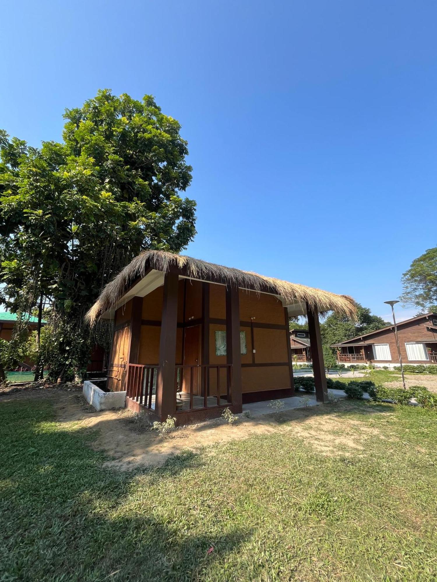 Jironi Resort Tezpur Buitenkant foto